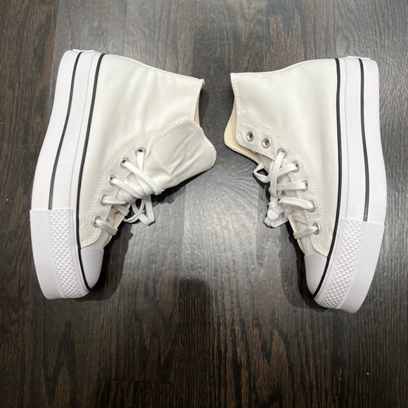 Converse Women’s Chuck Taylor All Star Canvas Platform White | Size 6W | 560846F - Picture 2 of 7